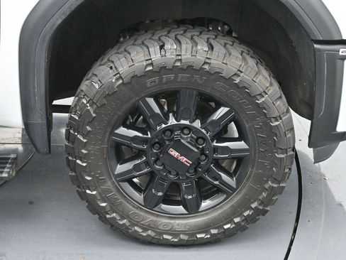 Used 2024 GMC Sierra 2500 AT4 w/ AT4 Premium Plus Package AWD/4WD image 35