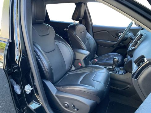 Certified 2023 Jeep Cherokee Altitude Lux image 27