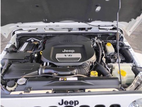 Used 2015 Jeep Wrangler Unlimited Sahara AWD/4WD image 20