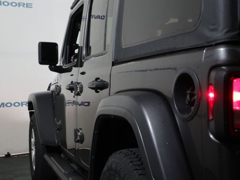 Used 2018 Jeep Wrangler Unlimited Sport S AWD/4WD image 10
