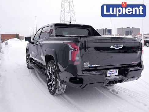 Used 2024 Chevrolet Silverado EV RST image 8