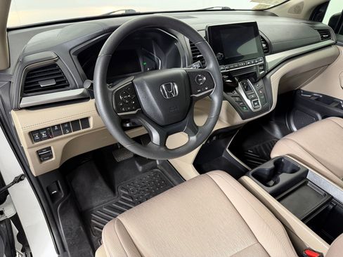 Used 2020 Honda Odyssey EX image 4