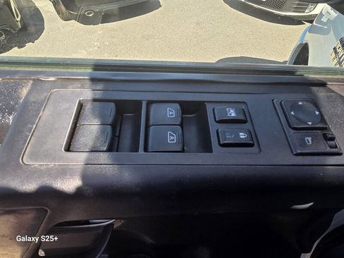 Used 2014 Nissan Titan SV w/ SV Value Truck Package image 14