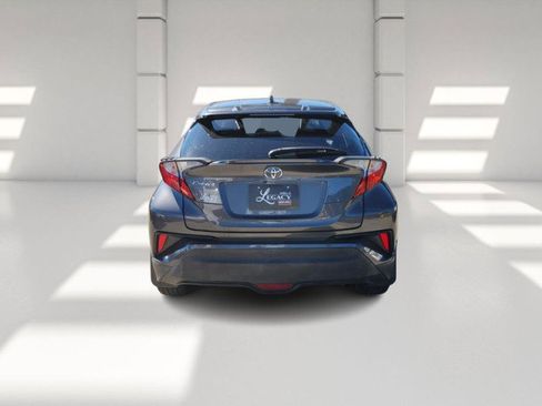 Used 2018 Toyota C-HR image 6
