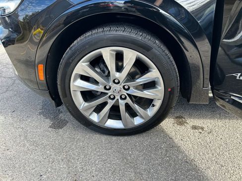 Used 2022 Buick Envision Avenir w/ Technology Package II image 28