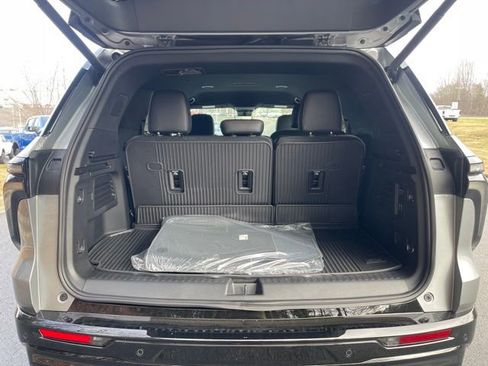 New 2026 Chevrolet Traverse RS w/ LPO, Floor Liner Package image 24