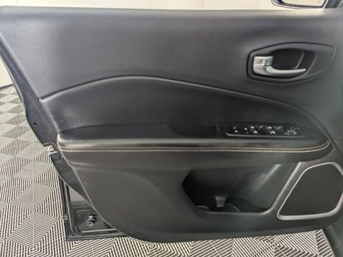 Certified 2020 Jeep Compass Latitude image 21