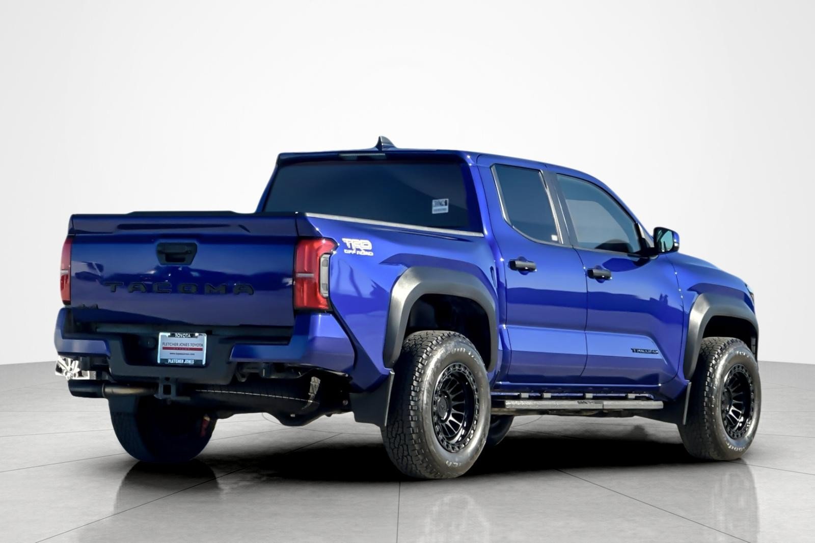 Certified 2025 Toyota Tacoma TRD Off-Road AWD/4WD image 5