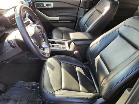Used 2023 Ford Explorer XLT w/ Equipment Group 202A image 18