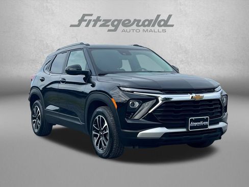 Used 2025 Chevrolet TrailBlazer LT AWD/4WD image 1