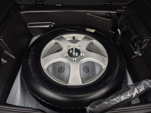 Used 2023 Jeep Grand Cherokee Limited image 29