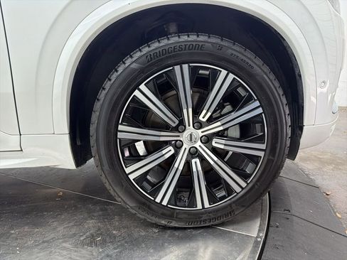 Used 2023 Volvo XC90 B5 Plus AWD/4WD image 9