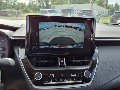 Used 2023 Toyota Corolla LE image 25