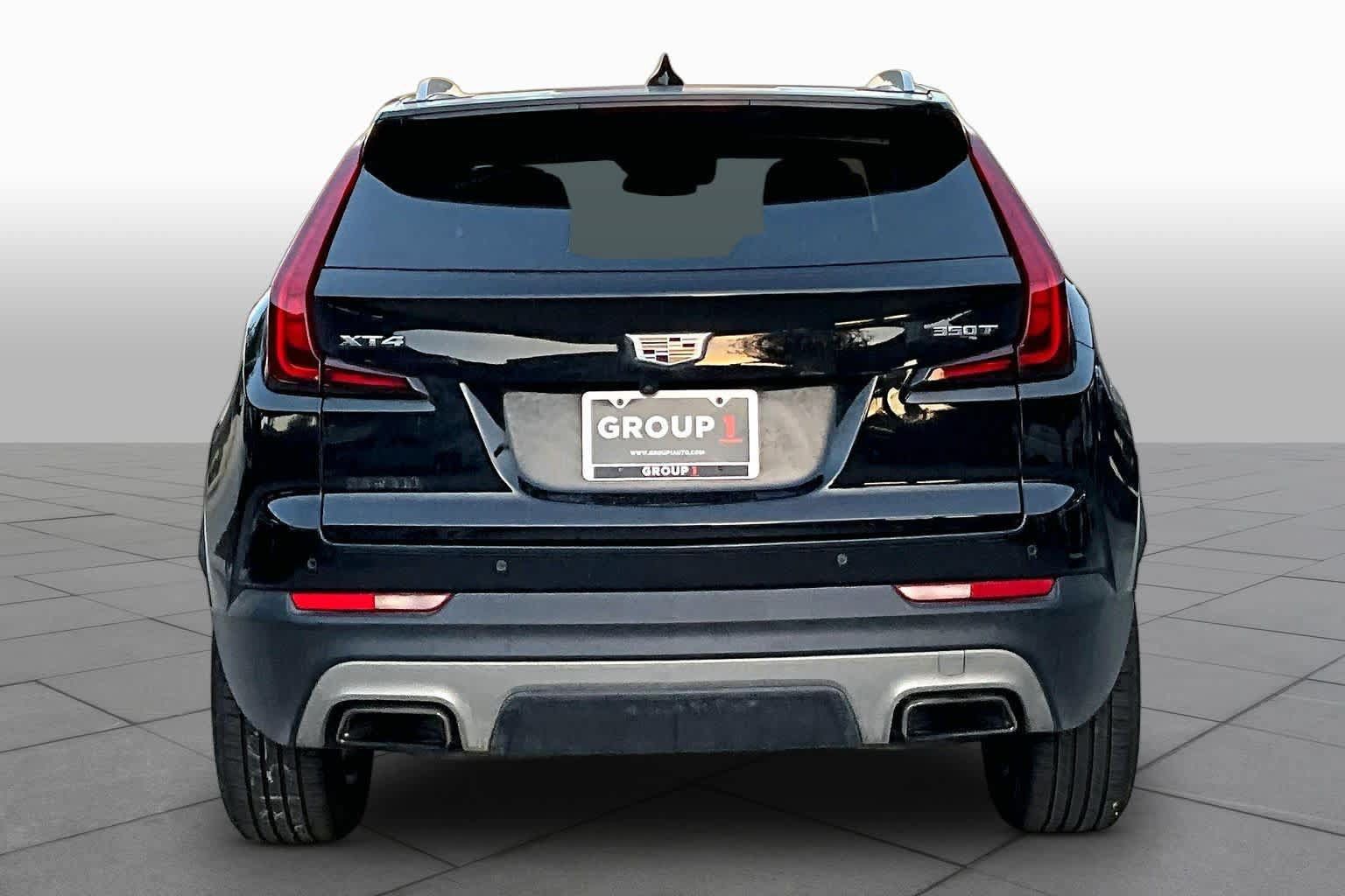 Used 2020 Cadillac XT4 Premium Luxury w/ Cold Weather Package FWD image 5