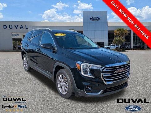 Used 2023 GMC Terrain SLT image 1