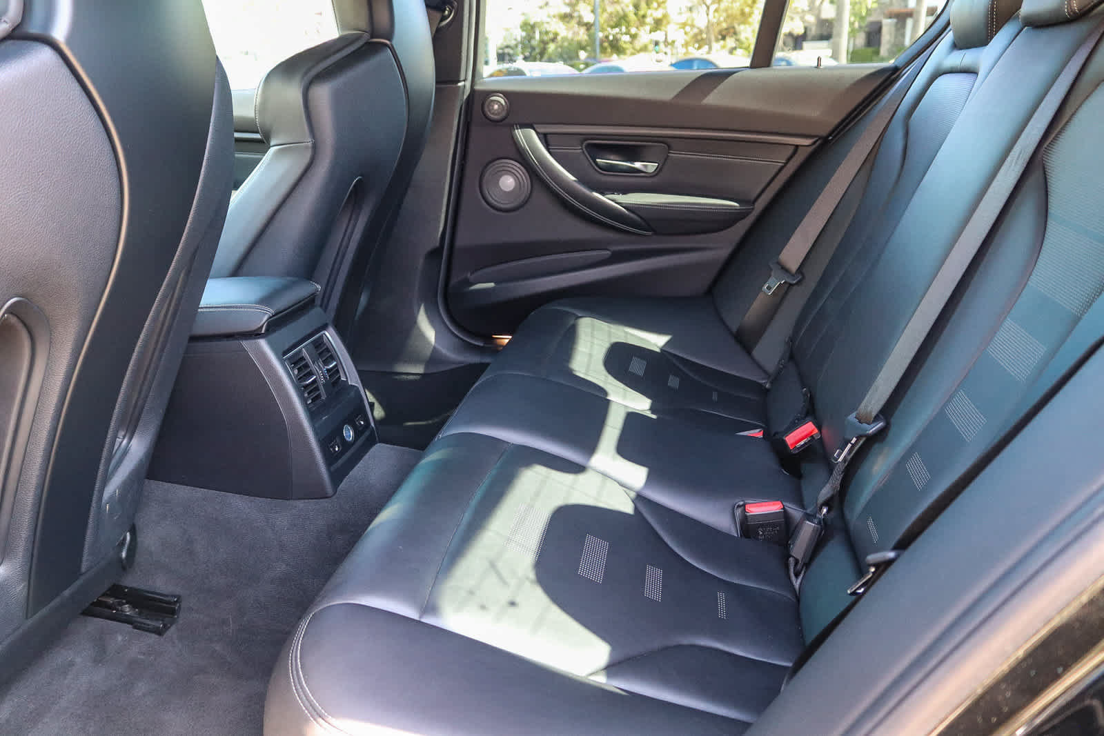 Used 2018 BMW M3 w/ Competition Package RWD image 17