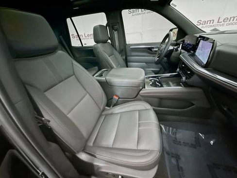 Used 2025 Chevrolet Tahoe RST AWD/4WD image 32
