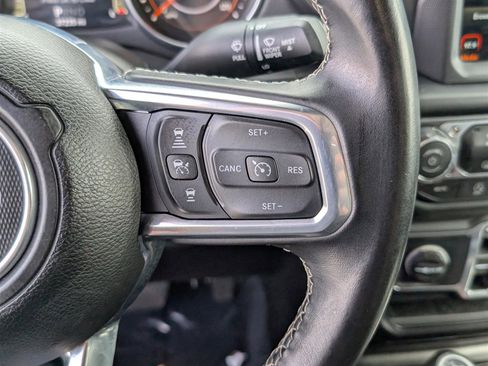 Used 2020 Jeep Gladiator Overland image 21