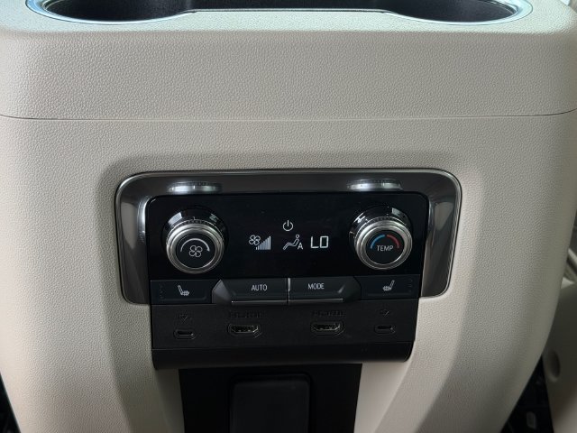 New 2026 GMC Yukon Denali w/ Denali Reserve Package AWD/4WD image 15