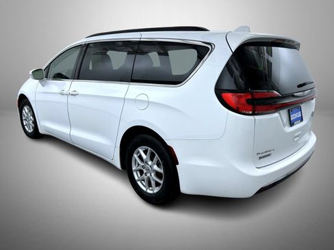 Used 2022 Chrysler Pacifica Touring-L FWD image 7