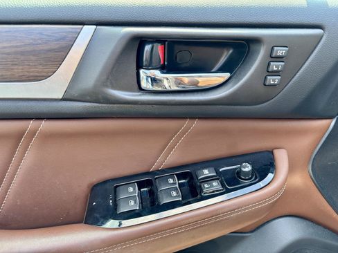 Used 2018 Subaru Outback 3.6R Touring AWD/4WD image 25
