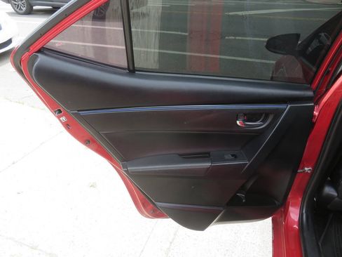 Used 2017 Toyota Corolla SE FWD image 27