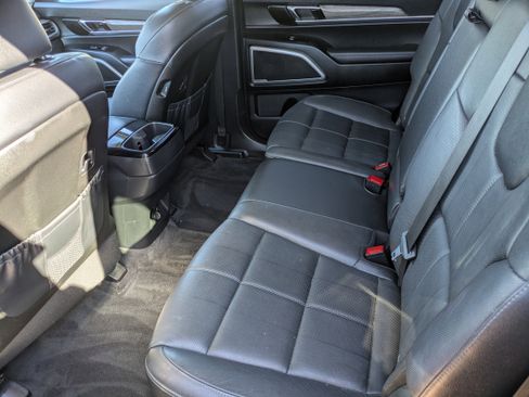 Used 2020 Kia Telluride EX image 17