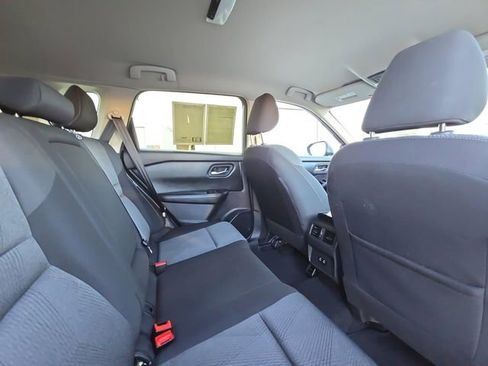 Used 2024 Nissan Rogue SV image 27