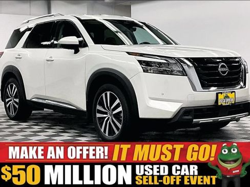 Used 2024 Nissan Pathfinder Platinum w/ Cargo Package AWD/4WD image 1