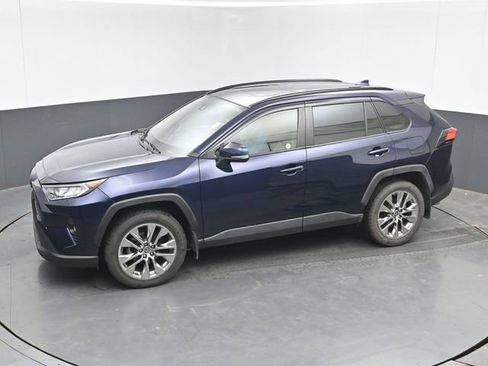 Used 2019 Toyota RAV4 XLE Premium FWD image 22
