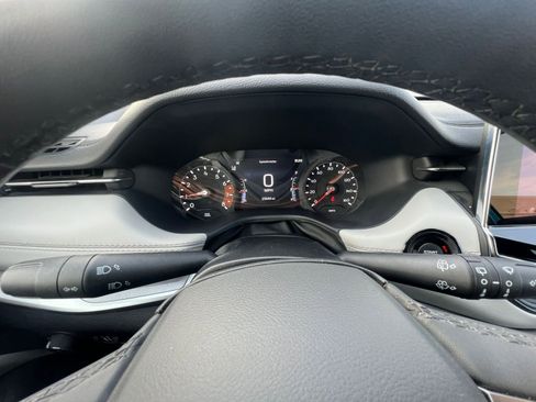 Used 2025 Jeep Compass Limited image 40