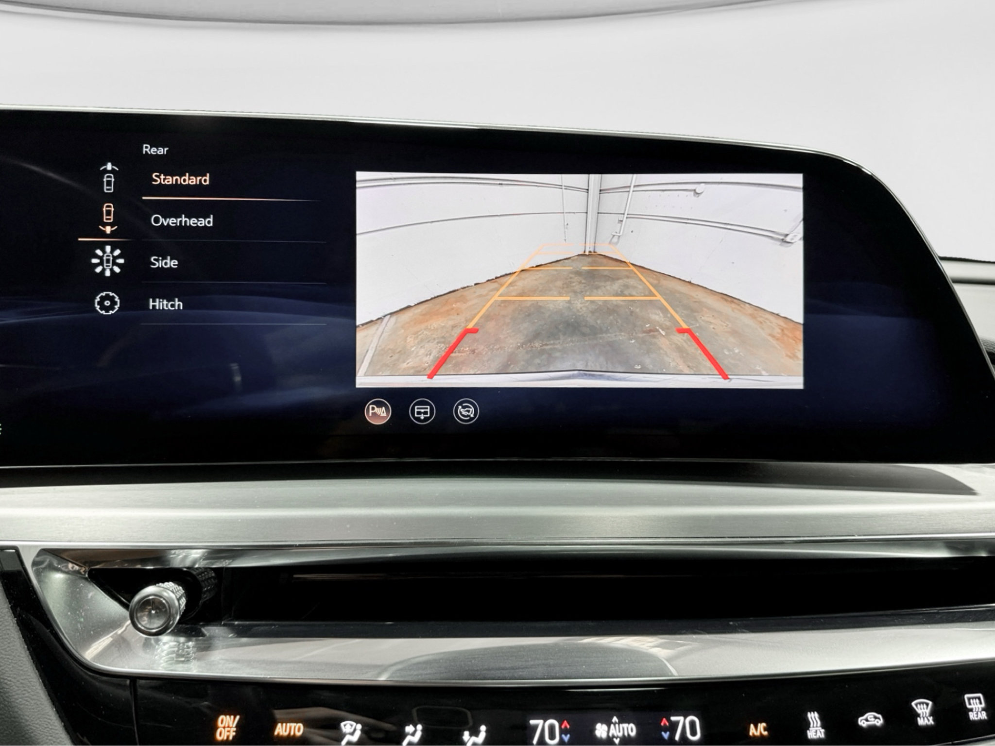 Used 2025 Cadillac Lyriq Luxury AWD/4WD image 13