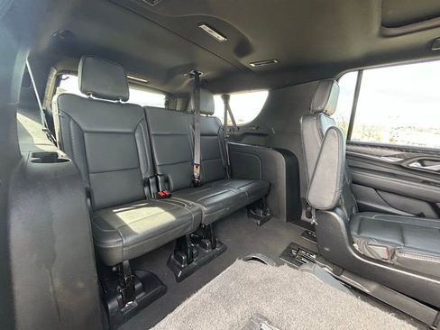 Used 2023 GMC Yukon XL Denali image 33