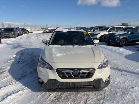 Used 2023 Subaru Crosstrek 2.0i Premium image 3