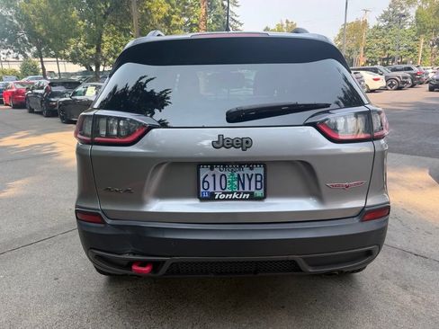 Used 2020 Jeep Cherokee Trailhawk AWD/4WD image 5