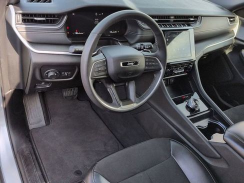 Certified 2024 Jeep Grand Cherokee L Laredo image 11