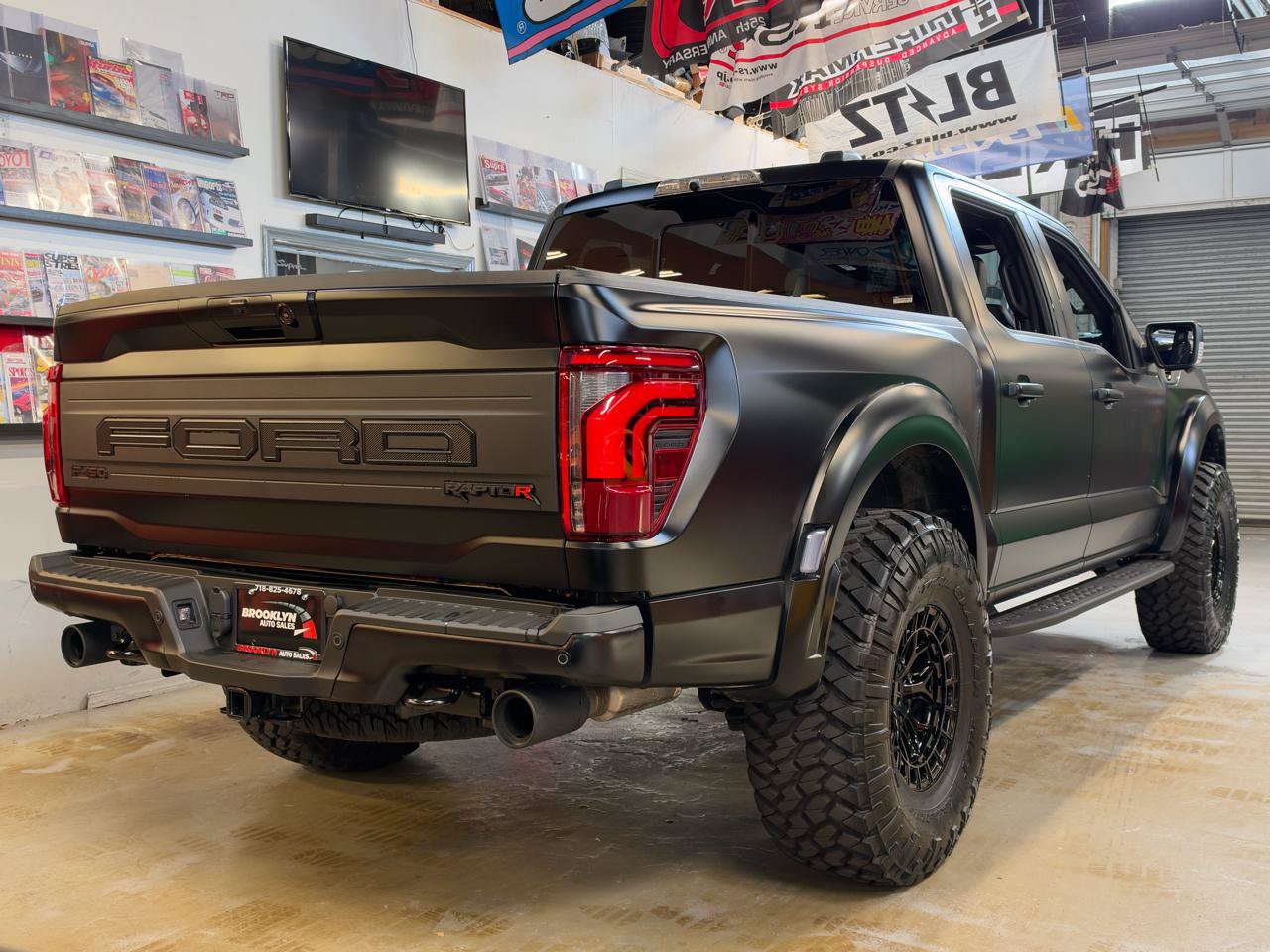Used 2025 Ford F150 Raptor w/ Equipment Group 803A Raptor R AWD/4WD image 7