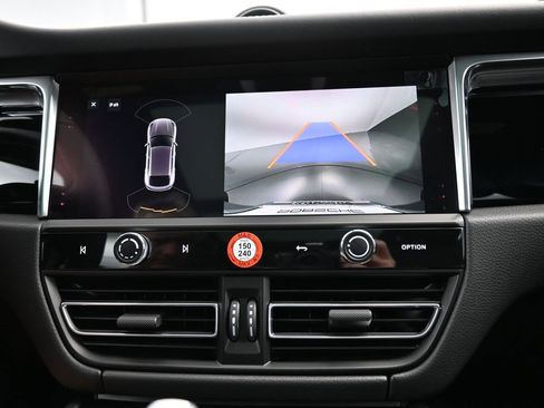 Certified 2026 Porsche Macan S image 9