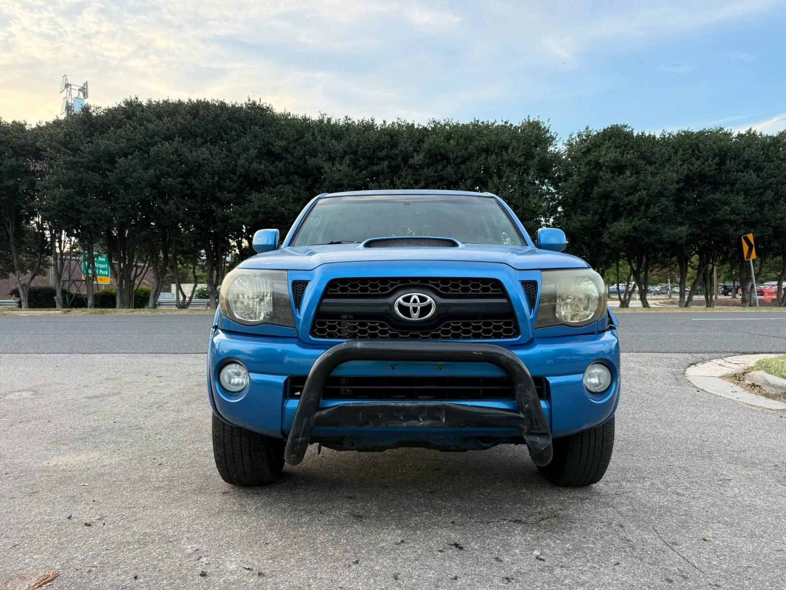Used 2011 Toyota Tacoma 4x4 Double Cab w/ TRD Sport Pkg image 2