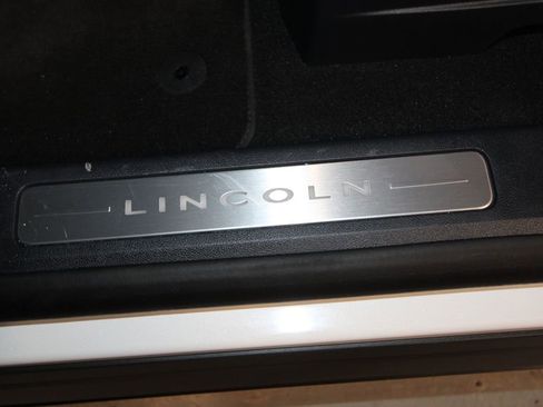 Used 2025 Lincoln Aviator Reserve w/ Jet Appearance Package image 7