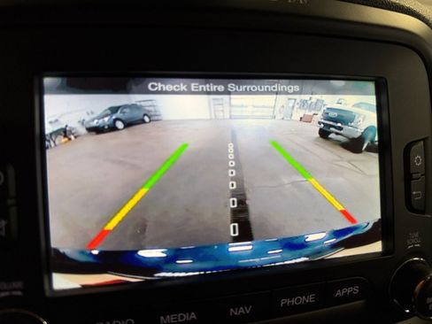 Used 2017 Jeep Renegade Latitude FWD image 32