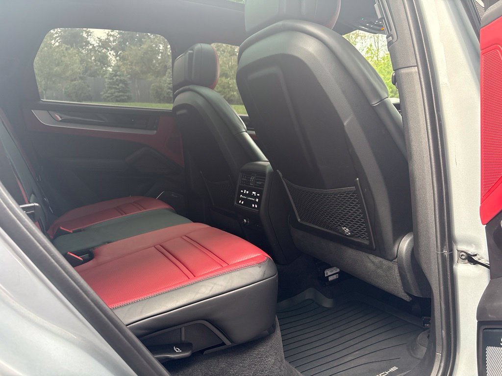 Certified 2024 Porsche Cayenne S AWD/4WD image 18