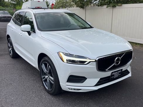 Used 2021 Volvo XC60 T5 Momentum w/ Protection Package Premier AWD/4WD image 2