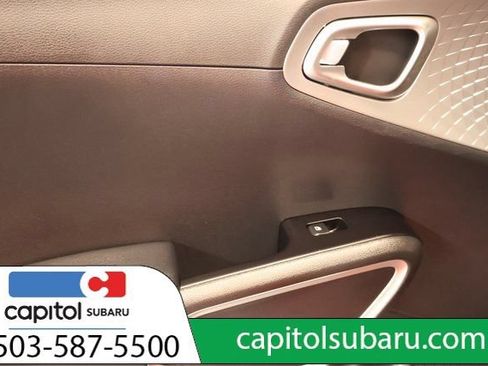 Used 2023 Kia Soul LX w/ LX Technology Package FWD image 29