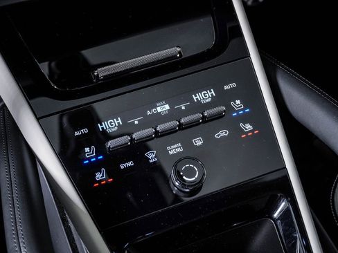 Certified 2025 Porsche Cayenne Coupe image 24