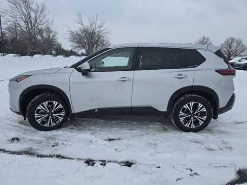 Used 2023 Nissan Rogue SV image 13