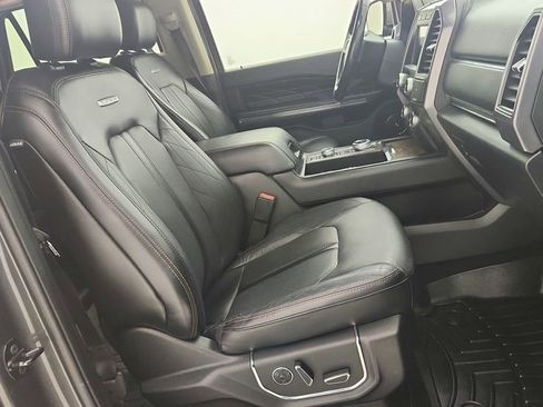Used 2019 Ford Expedition Platinum image 34