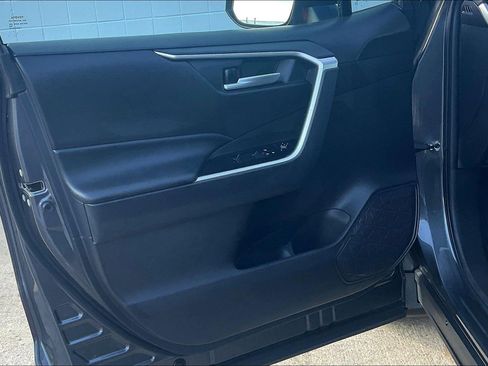 Used 2024 Toyota RAV4 XLE w/ Convenience Package image 28