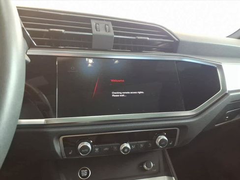 Certified 2025 Audi Q3 2.0T Premium w/ Convenience Package image 12