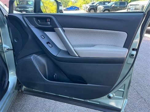 Used 2018 Subaru Forester 2.5i Premium image 14